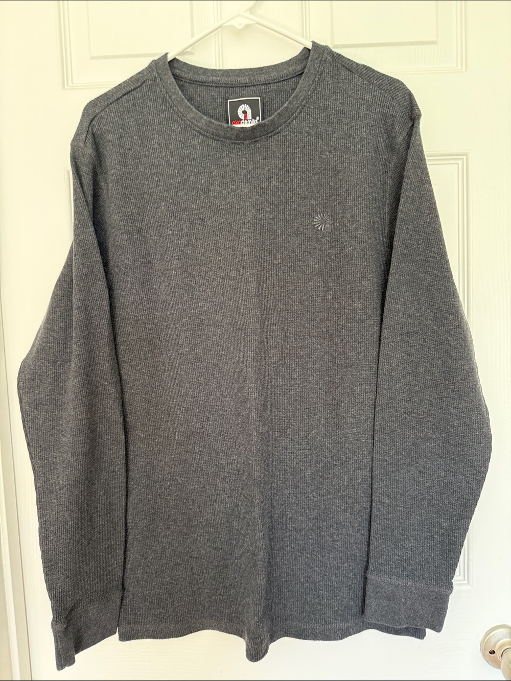 Akademiks JeaniusLevel  mens gray thermal shirt